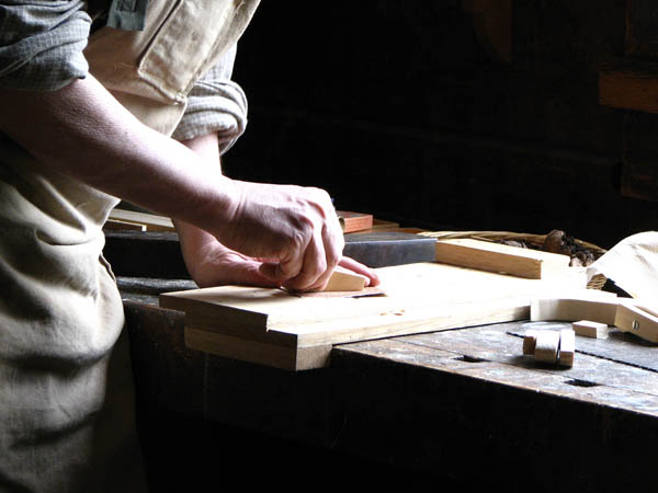 Nacemos de la influencia y formación  heredada en el sector de la <strong>carpintería de madera y ebanistería  en Noáin (Valle de Elorz)/Noain (Elortzibar).</strong>